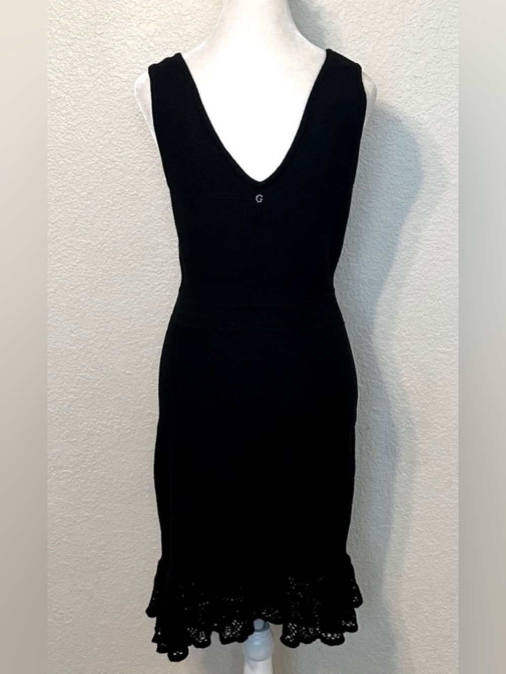 GUESS Black Knit V Neck Ruffle Hem Midi Dress Sleeveless NWT - Picture 4 of 6